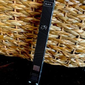 UOMA beauty eyeliner